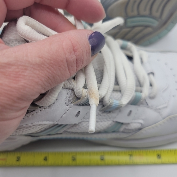 Vionic Walker Classic with Arch Support size 6 - Picture 16 of 16